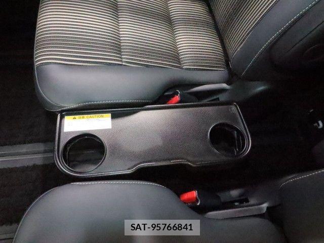 Toyota NOAH HYBRID 2019-01 7903148-10
