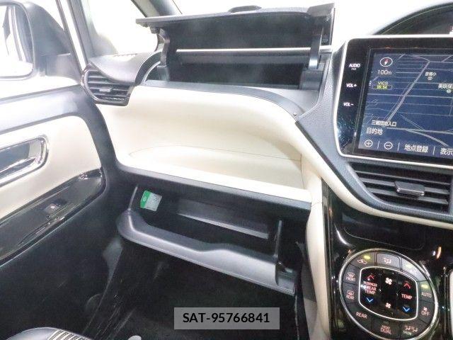 Toyota NOAH HYBRID 2019-01 7903148-26