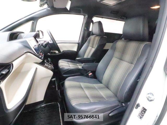 Toyota NOAH HYBRID 2019-01 7903148-7