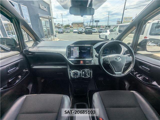 Toyota NOAH HYBRID 2020-02 7903149-1