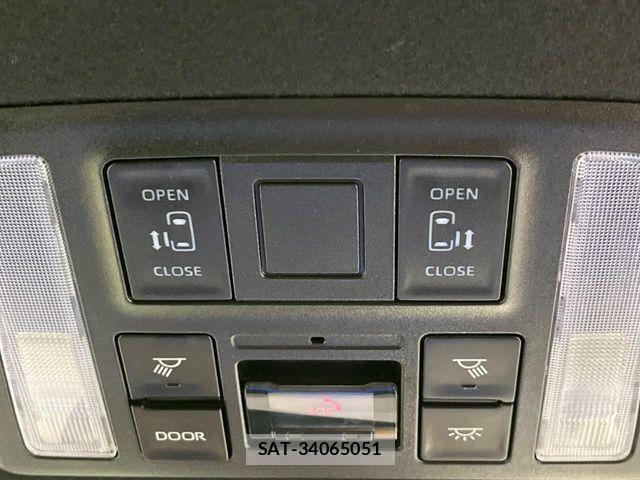 Toyota NOAH HYBRID 2023-03 7963003-4