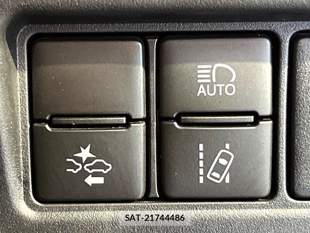 Toyota NOAH HYBRID 2020-09 7963016-6