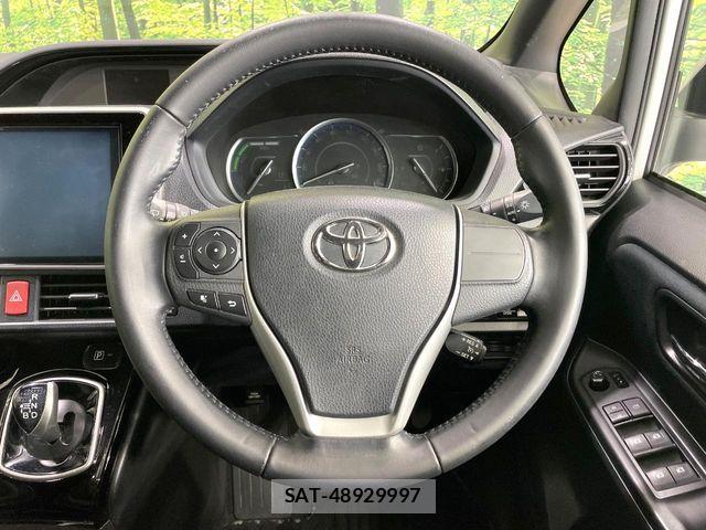 Toyota NOAH HYBRID 2016-12 7963017-11