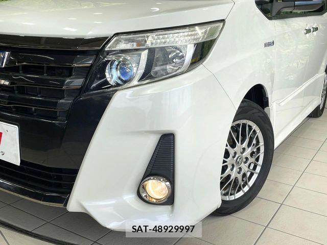 Toyota NOAH HYBRID 2016-12 7963017-12