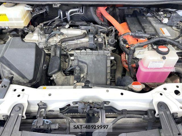 Toyota NOAH HYBRID 2016-12 7963017-18