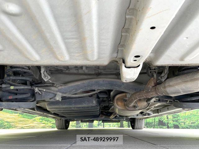 Toyota NOAH HYBRID 2016-12 7963017-19