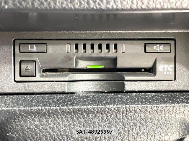 Toyota NOAH HYBRID 2016-12 7963017-6
