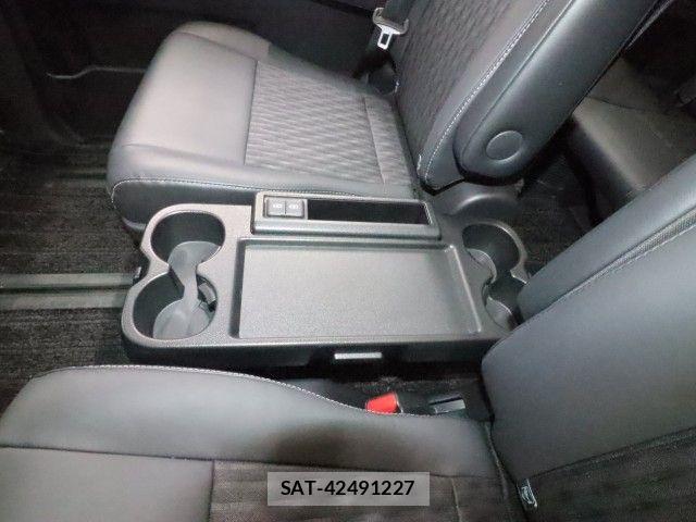 Toyota NOAH HYBRID 2022-04 7963007-9