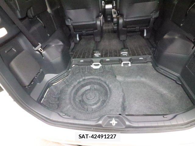 Toyota NOAH HYBRID 2022-04 7963007-13