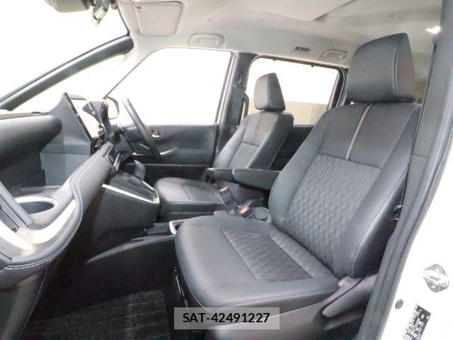 Toyota NOAH HYBRID 2022-04 7963007-6