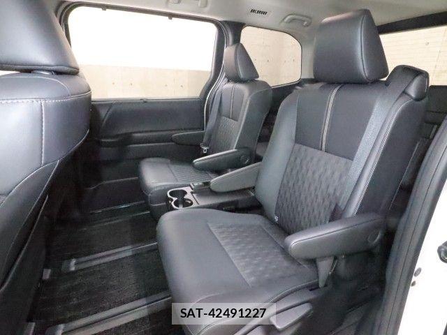 Toyota NOAH HYBRID 2022-04 7963007-7