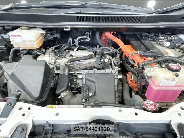 Toyota NOAH HYBRID 2018-09 7963009-18