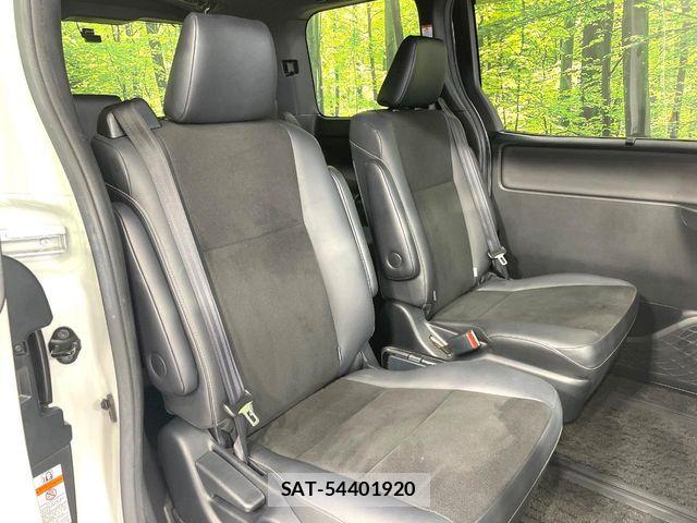 Toyota NOAH HYBRID 2018-09 7963009-8