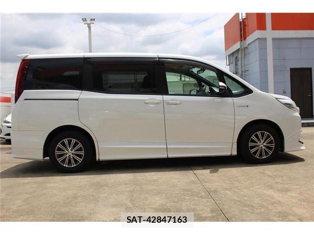 Toyota NOAH HYBRID 2015-02 7963020-13