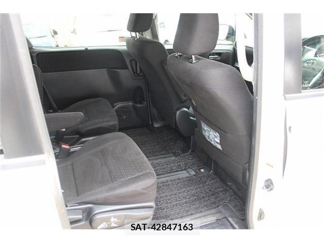 Toyota NOAH HYBRID 2015-02 7963020-26