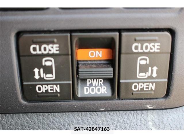Toyota NOAH HYBRID 2015-02 7963020-5