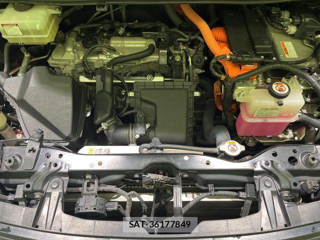 Toyota NOAH HYBRID 2019-01 7963014-18