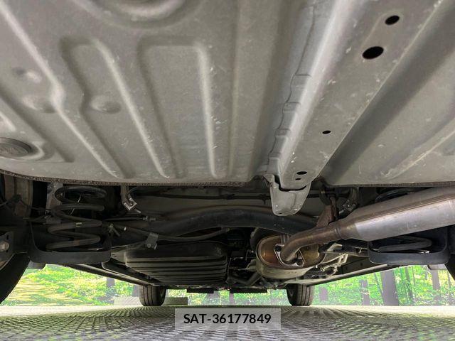 Toyota NOAH HYBRID 2019-01 7963014-19