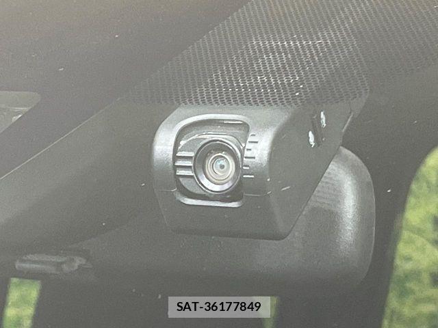 Toyota NOAH HYBRID 2019-01 7963014-7