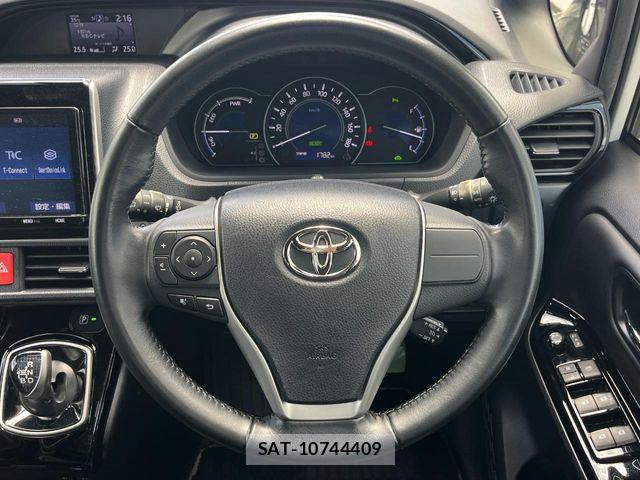 Toyota NOAH HYBRID 2019-01 7963005-12