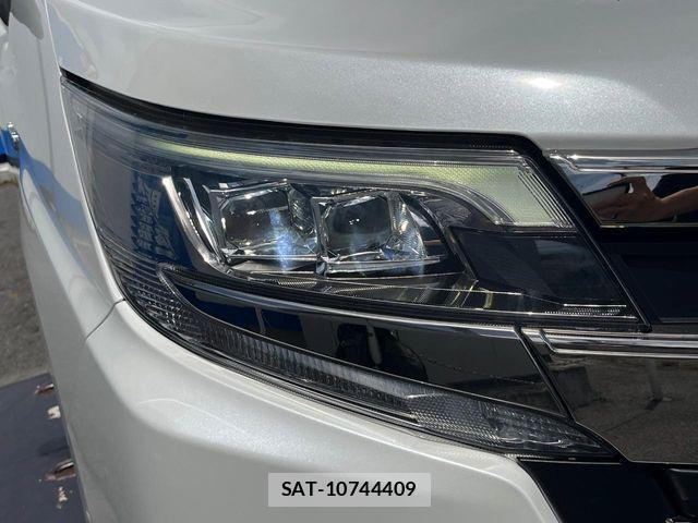 Toyota NOAH HYBRID 2019-01 7963005-13