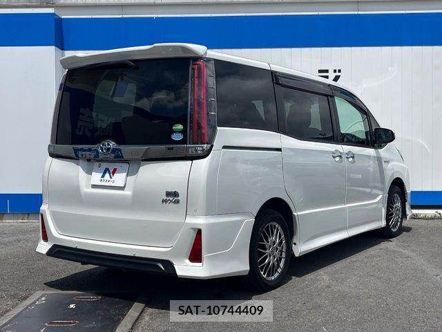 Toyota NOAH HYBRID 2019-01 7963005-18