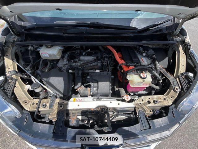 Toyota NOAH HYBRID 2019-01 7963005-19