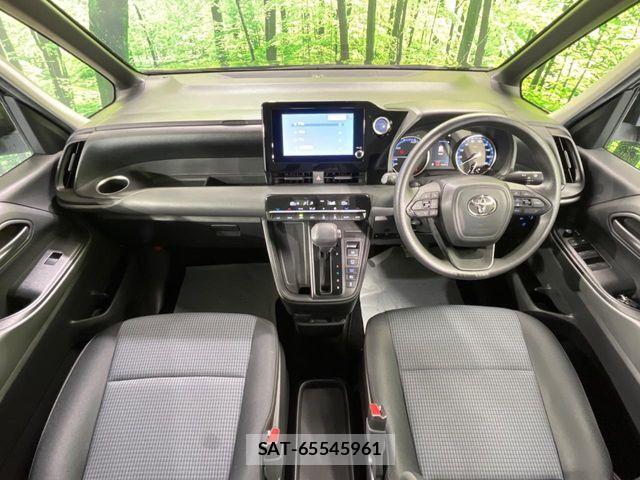 Toyota NOAH HYBRID 2022-03 7963010-1