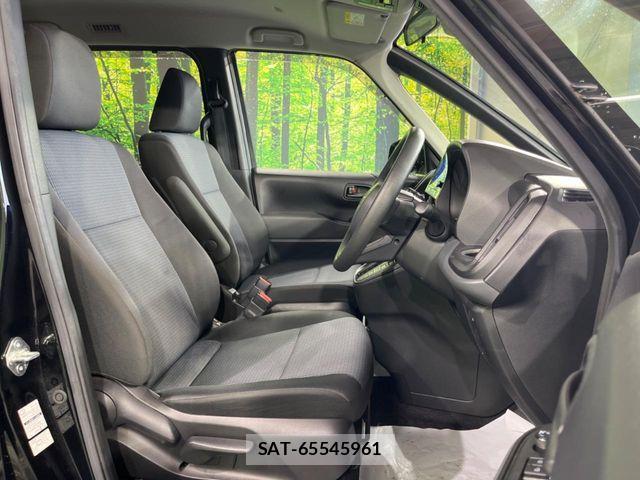 Toyota NOAH HYBRID 2022-03 7963010-7