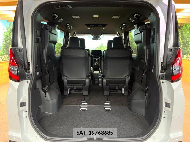 Toyota NOAH HYBRID 2025-11 7962990-12