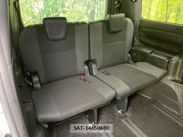 Toyota NOAH HYBRID 2021-06 7963008-9
