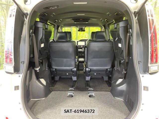 Toyota NOAH HYBRID 2018-03 7980356-10