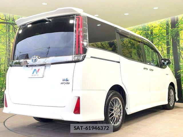 Toyota NOAH HYBRID 2018-03 7980356-17