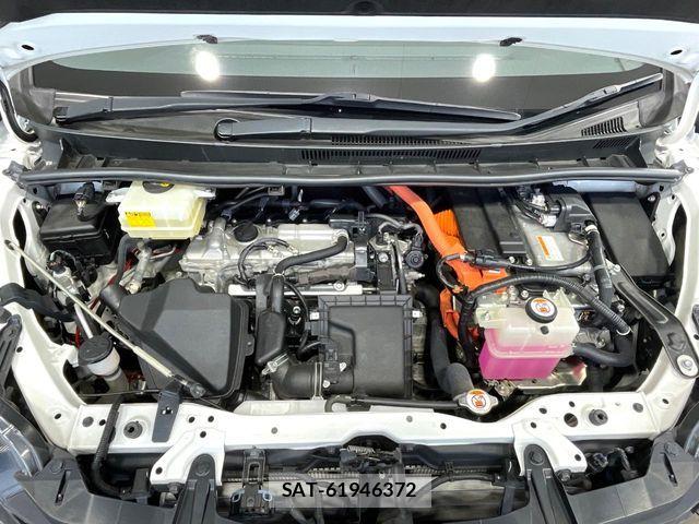 Toyota NOAH HYBRID 2018-03 7980356-18