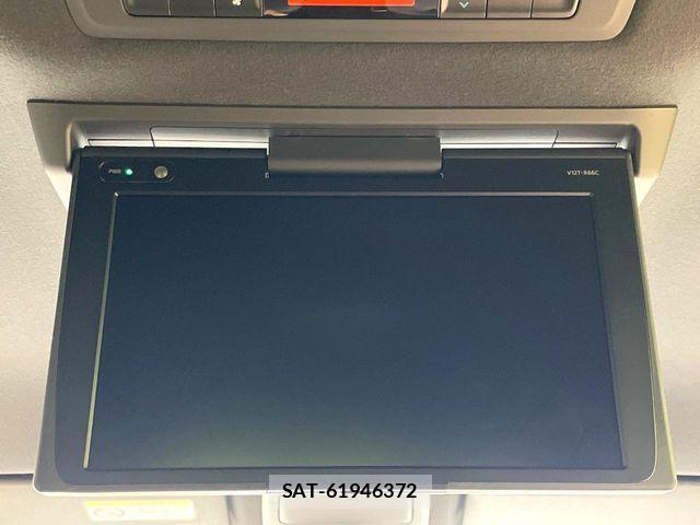 Toyota NOAH HYBRID 2018-03 7980356-2
