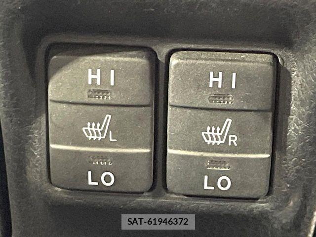 Toyota NOAH HYBRID 2018-03 7980356-6