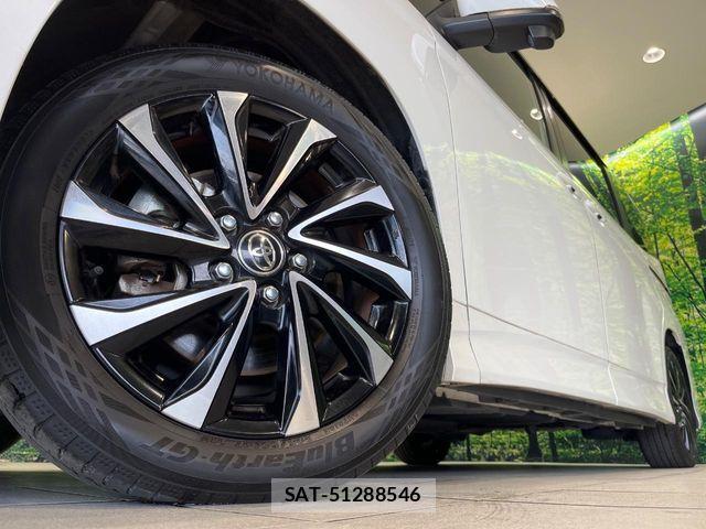 Toyota NOAH HYBRID 2022-04 7980352-13