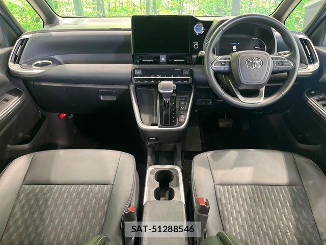 Toyota NOAH HYBRID 2022-04 7980352-1