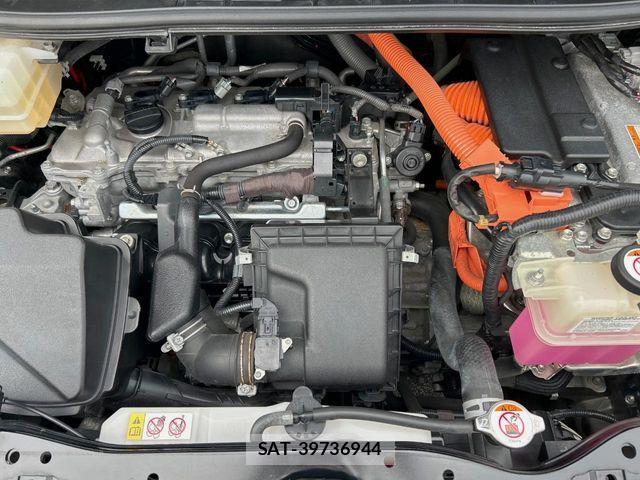 Toyota NOAH HYBRID 2017-12 7980359-17