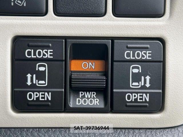Toyota NOAH HYBRID 2017-12 7980359-4