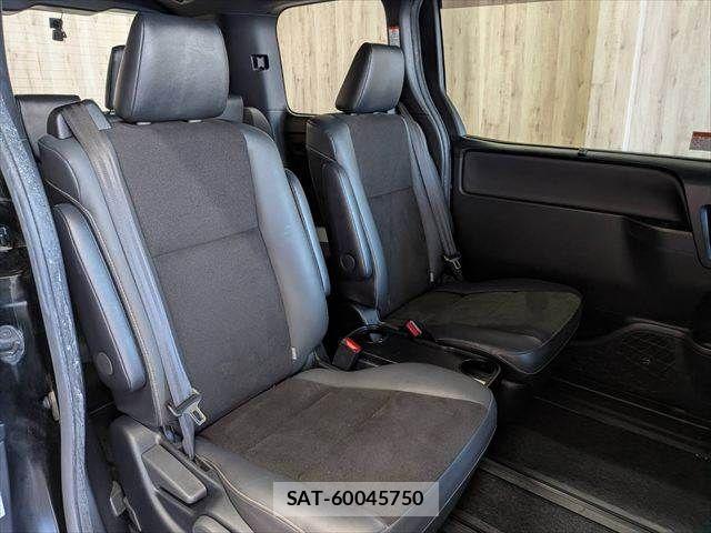 Toyota NOAH HYBRID 2019-11 7980357-10