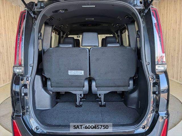 Toyota NOAH HYBRID 2019-11 7980357-11