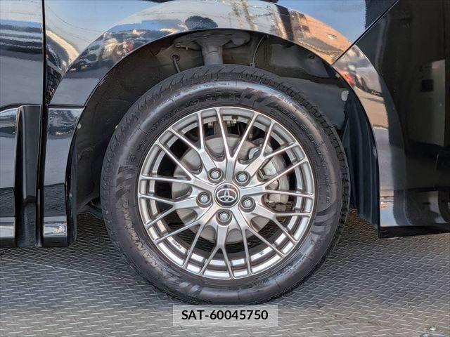 Toyota NOAH HYBRID 2019-11 7980357-15