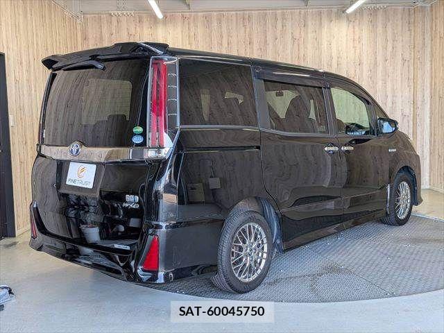 Toyota NOAH HYBRID 2019-11 7980357-20