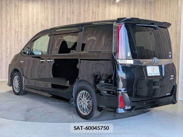 Toyota NOAH HYBRID 2019-11 7980357-21