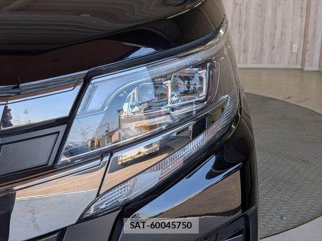 Toyota NOAH HYBRID 2019-11 7980357-23