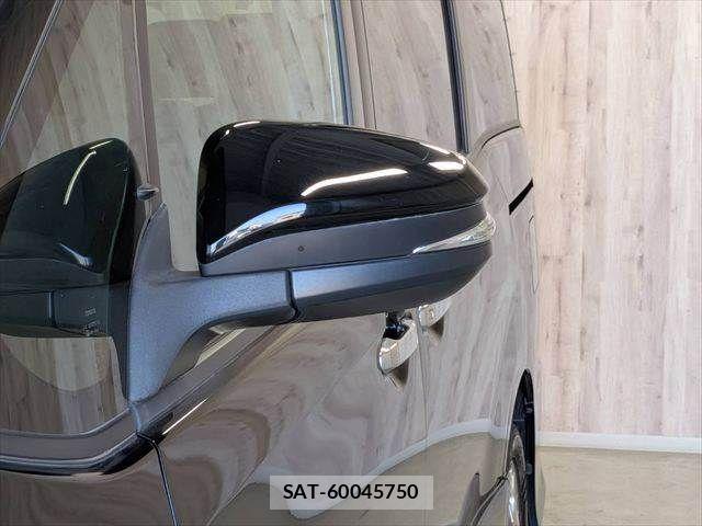 Toyota NOAH HYBRID 2019-11 7980357-27