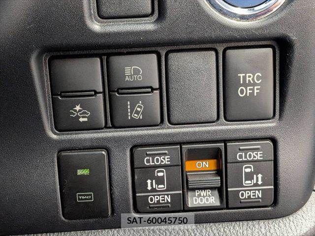 Toyota NOAH HYBRID 2019-11 7980357-6