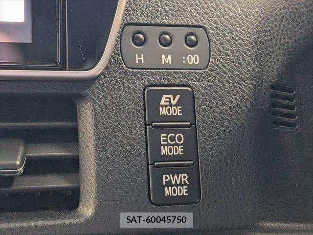 Toyota NOAH HYBRID 2019-11 7980357-7