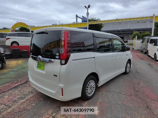 Toyota NOAH HYBRID 2016-03 7980358-10